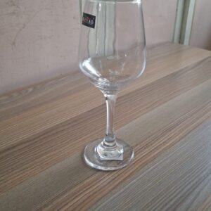 Classic red wine glass set of 6 model 2062 with a crystal-clear stemmed design.