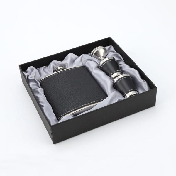 Portable Hip Flask Set: Solid Stainless Steel Pocket Whiskey with Funnel - Convenient and Stylish