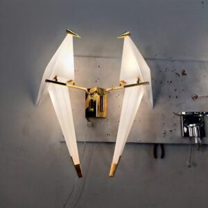 Stylish Metal Bird Shape Tabletop Lamp: Enhance Your Décor with this Unique Table Lamp