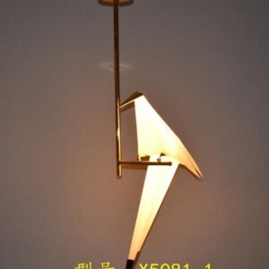 Stylish Metal Bird Shape Tabletop Lamp: Enhance Your Décor with this Unique Table Lamp